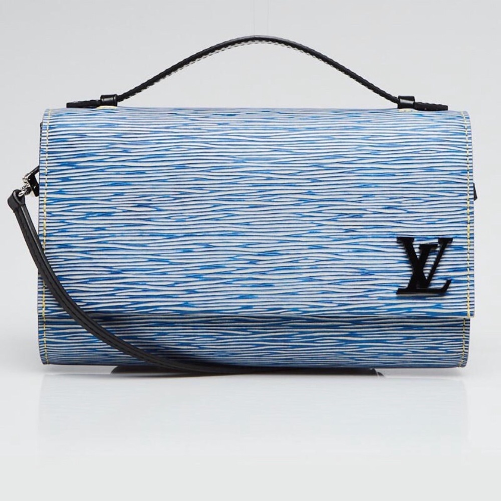 LOUIE VUITTON epi leather cleary bag like new